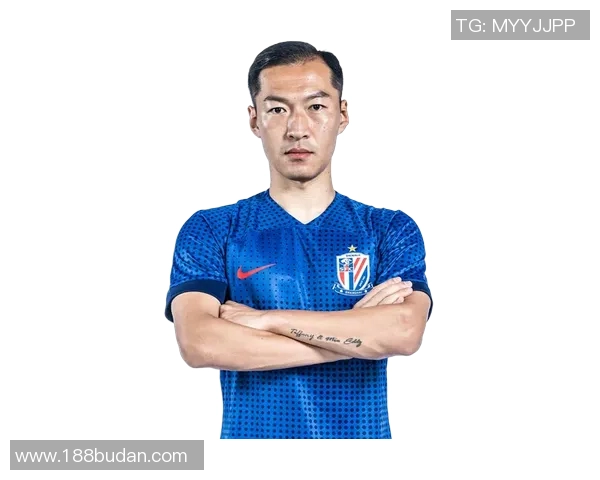 吴曦在足球场上的奋斗历程与辉煌成就解析